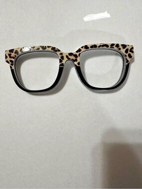 Leopard and Black Frame Pair Eyewear Murphy topper